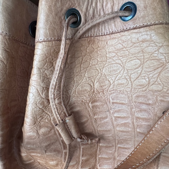 Esprit Vintage tan embossed leather bucket shoulder bag, stained on bottom